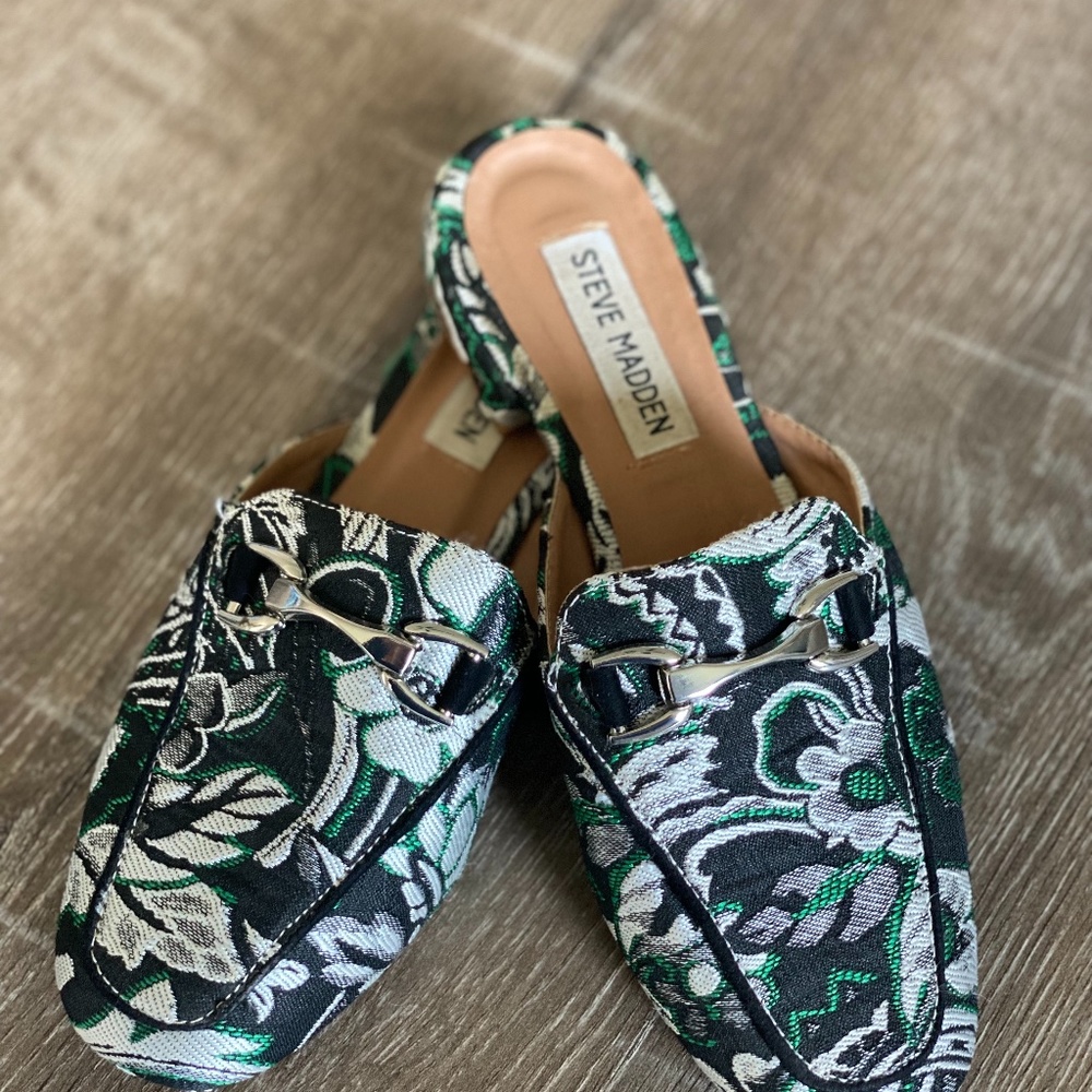 Steve Madden Chess Mules-Green and Black